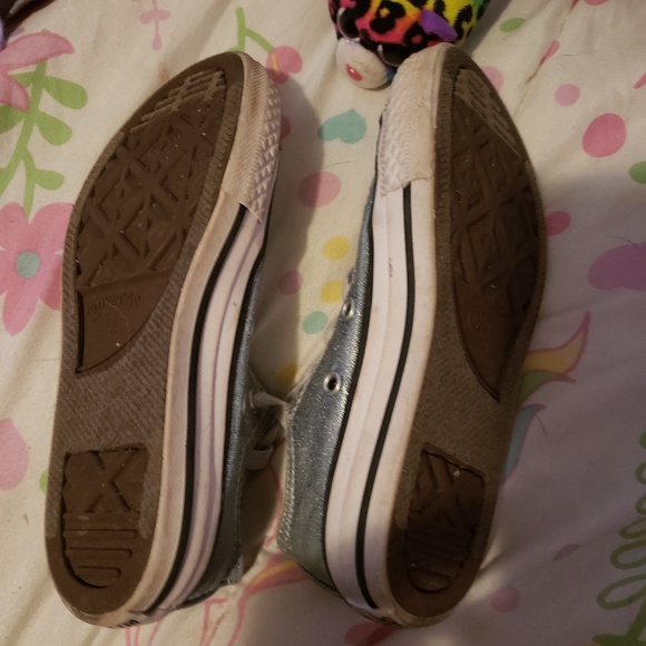 Girls converse - Picture 2 of 2